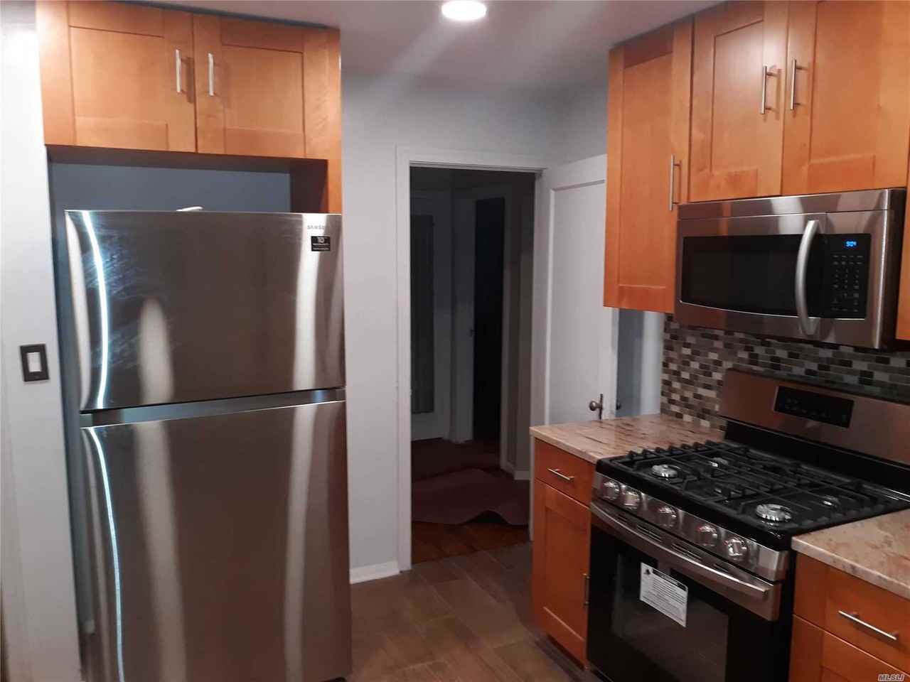 11501 Parkway Dr - Photo 2 of 6