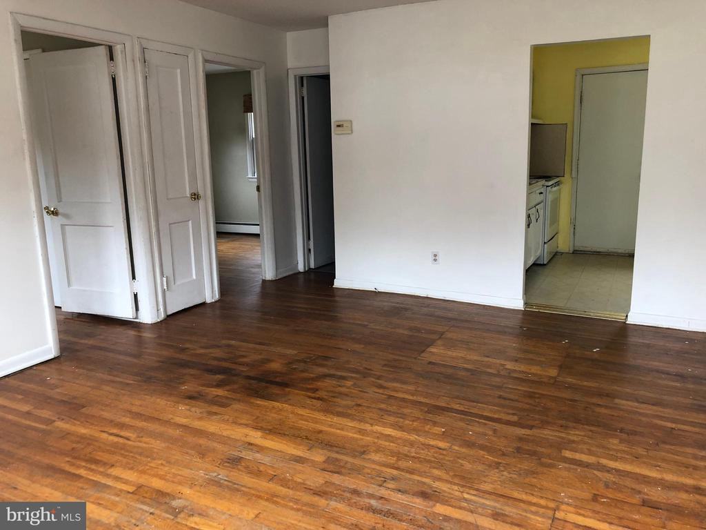 42 Story Street - Photo 3 of 9