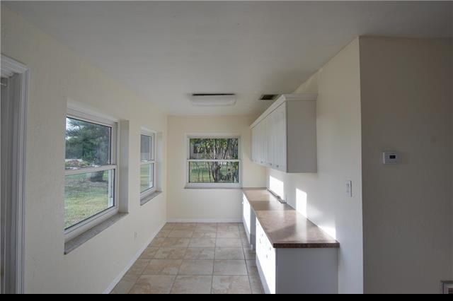 5924 Cove St - Photo 3 of 9