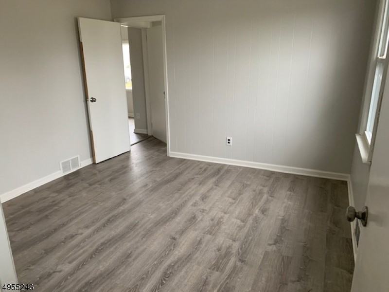 48 Myrtle Ave - Photo 3 of 8