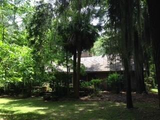 82 Lincoln Cir - Photo 2 of 18