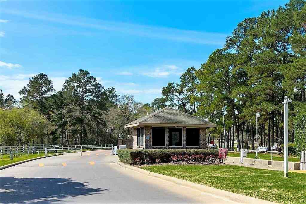 12546 Taurus Drive - Photo 3 of 33
