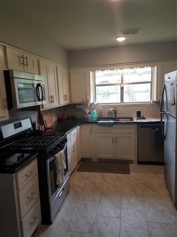 4801 Pine Street - Photo 2 of 7