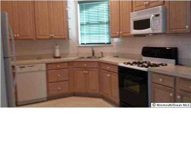 33 Greenside Dr - Photo 2 of 12