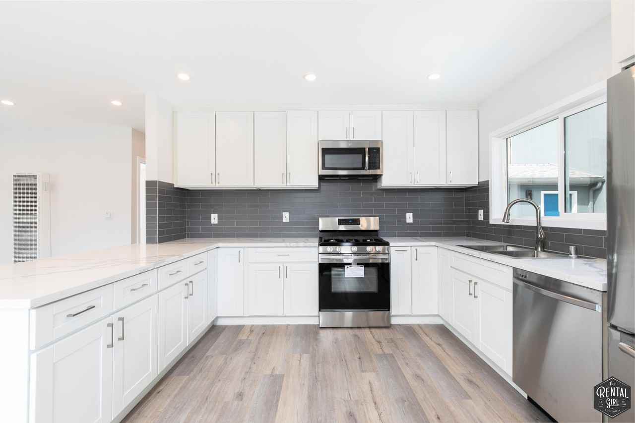 3872 Bentley Ave - Photo 2 of 7