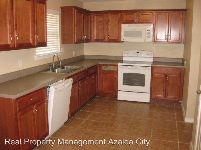 6732 Woodside Dr N - Photo 2 of 16