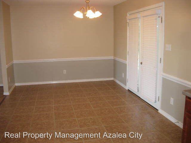 6732 Woodside Dr N - Photo 3 of 16