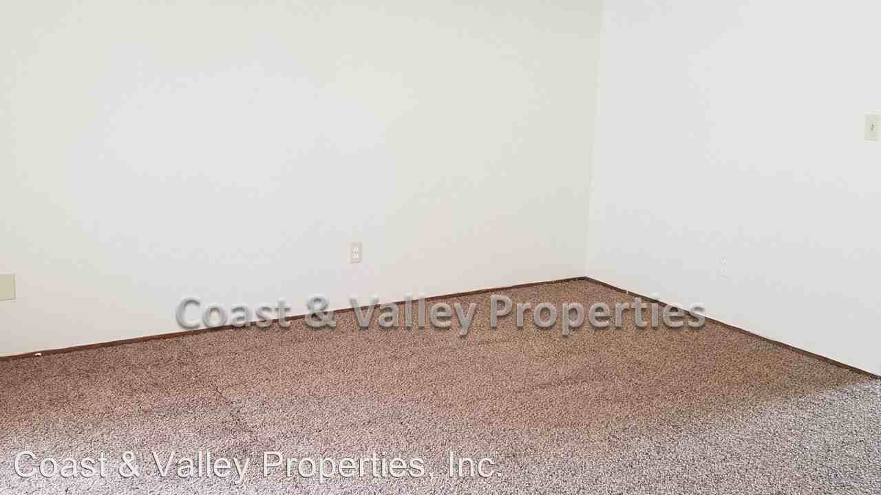 10541 Geil St. - Photo 2 of 10