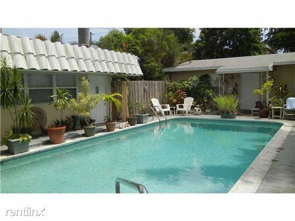 1123 NE 16th Ct - Photo 2 of 9