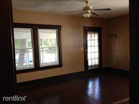 2047 S Shelby St - Photo 3 of 10