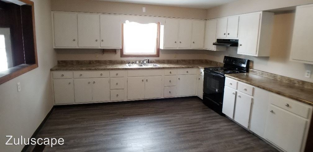 1968 W Railroad Street - Photo 2 of 9