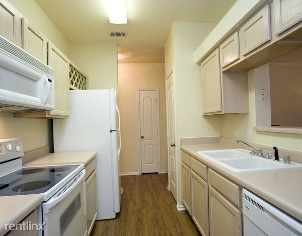 2041 W Hebron Pkwy Apartments in Indian Creek, Carrollton, TX 75010