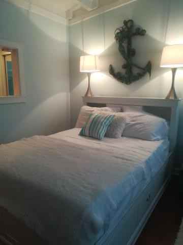 303 Gleason Street - Photo 3 of 4