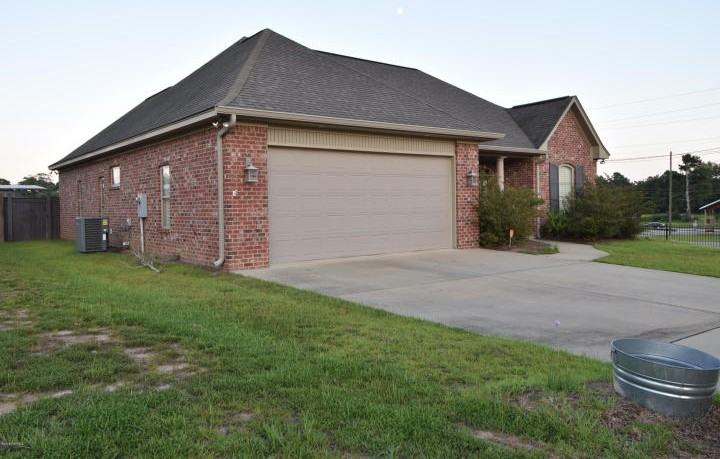 5404 Boxwood Lane - Photo 2 of 24