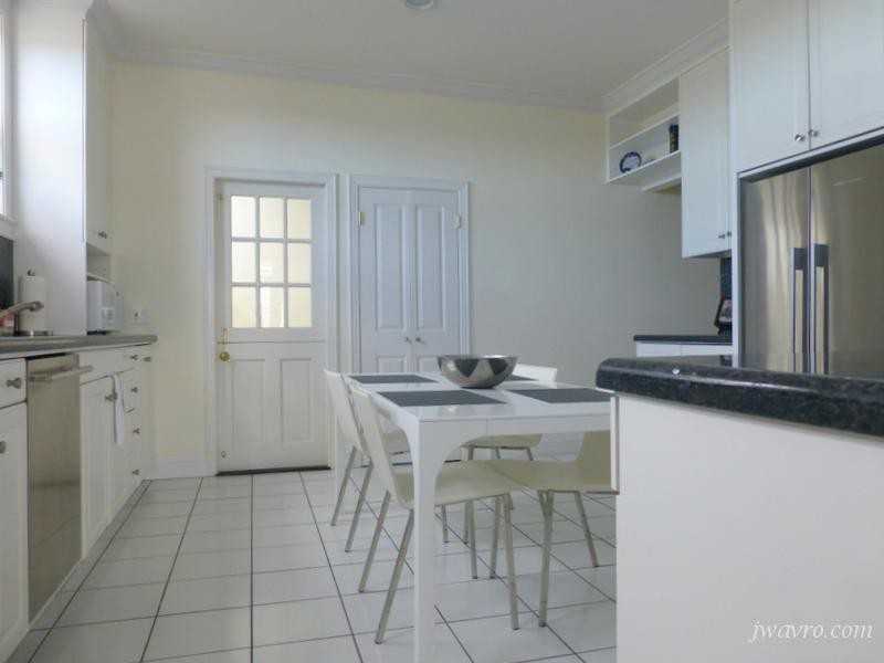 250 Laurel Street - Photo 2 of 20