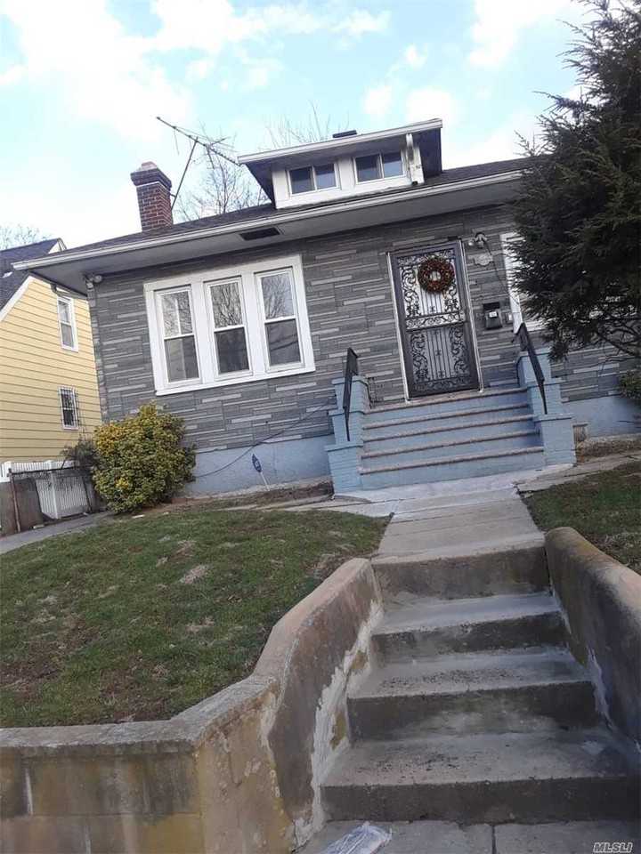 13519 Brookville Blvd, New York, NY 11422 3 Bedroom Apartment for