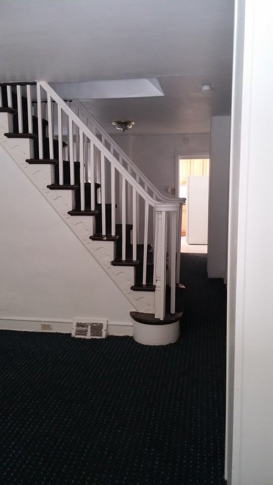 24 Lower Oak St - Photo 2 of 12