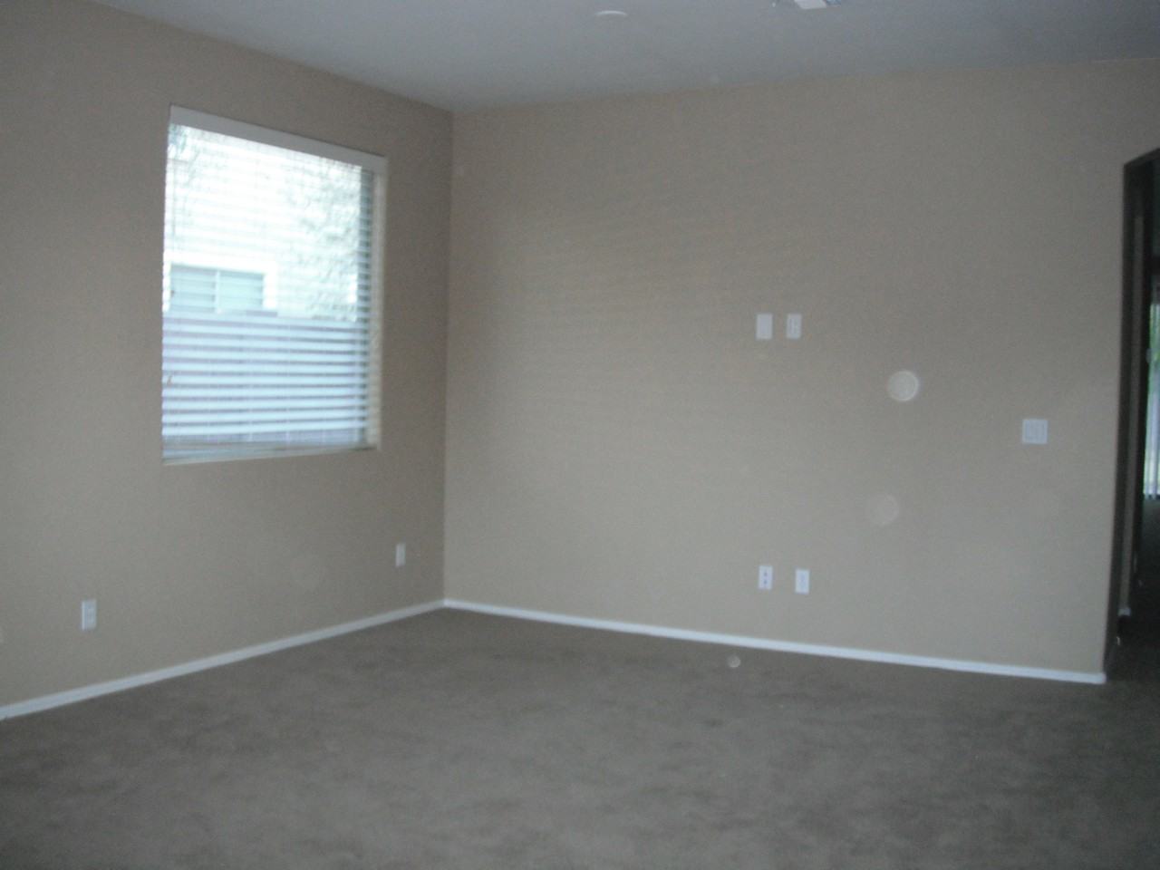 15276 W Roanoke Ave - Photo 3 of 22