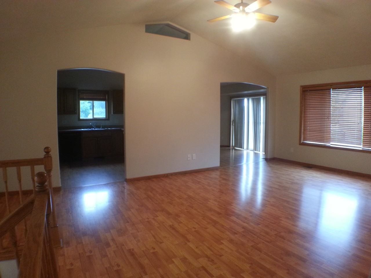 502 Columbia St - Photo 3 of 19