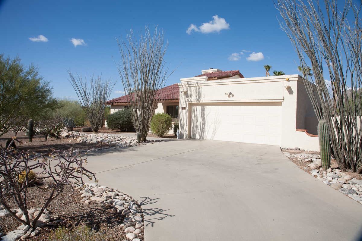 1201 E Paseo Pavon - Photo 3 of 10