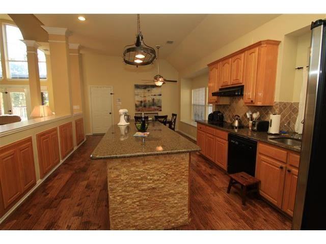 504 Overhill Dr - Photo 3 of 13