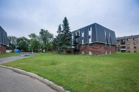 1594 Place Édouard - Photo 3 of 7