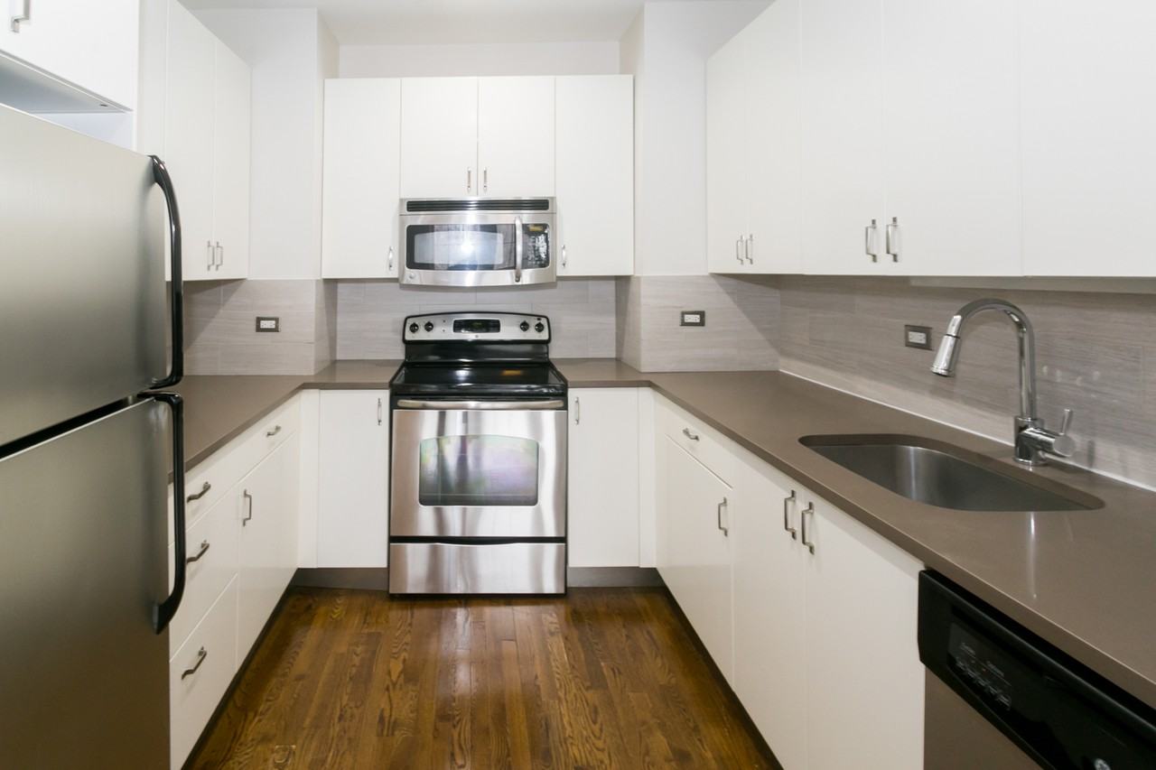 Paramour - Photo 3 of 50