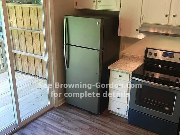 3244 Niagara Drive - Photo 3 of 8