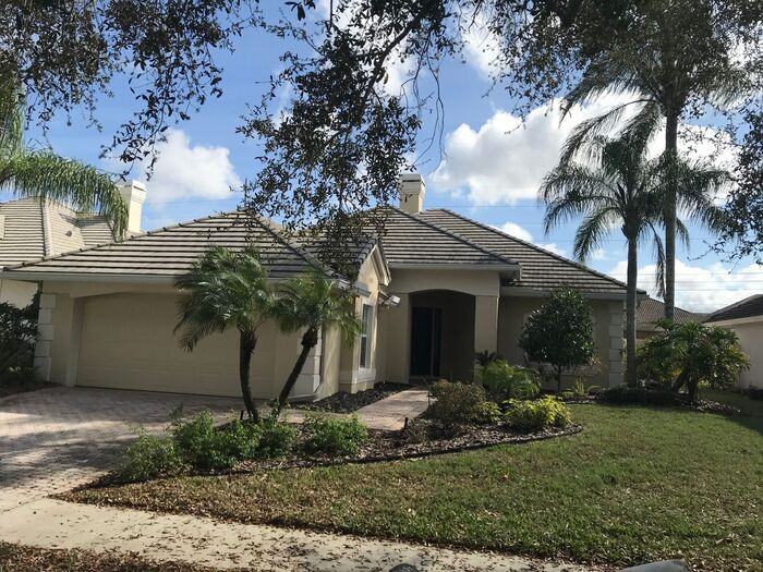 10842 Woodchase Cir - Photo 2 of 30