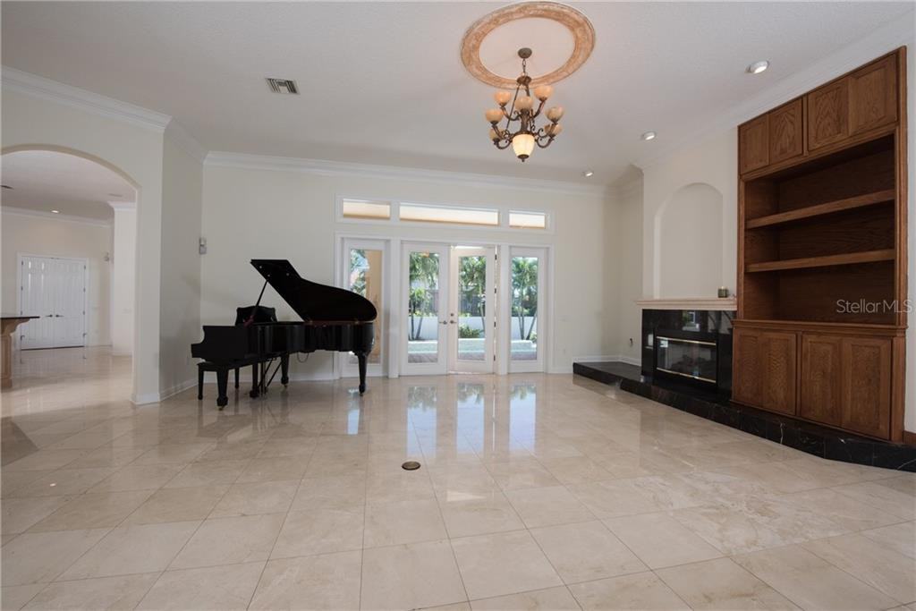 5264 61st Avenue S - Photo 3 of 7