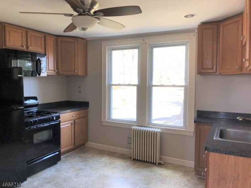 35 Grove St - Photo 2 of 7