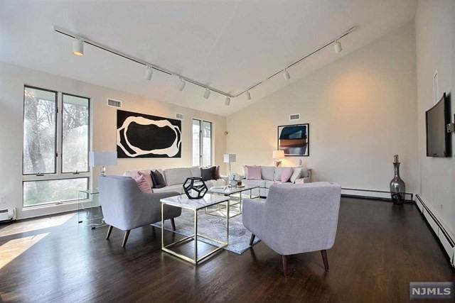 92 Orchard Road - Photo 2 of 22