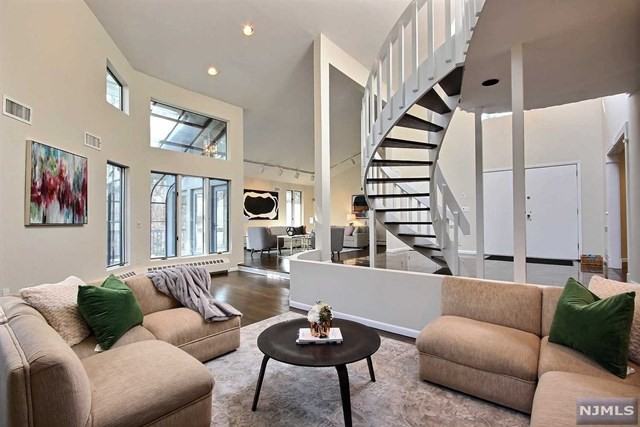 92 Orchard Road - Photo 3 of 22