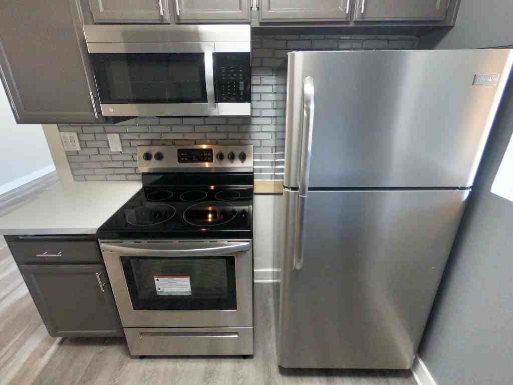 Victory Blvd. & Tampa Ave. - Photo 3 of 42