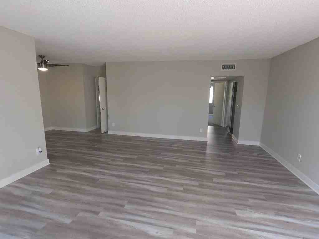 Victory Blvd. & Tampa Ave. - Photo 5 of 42