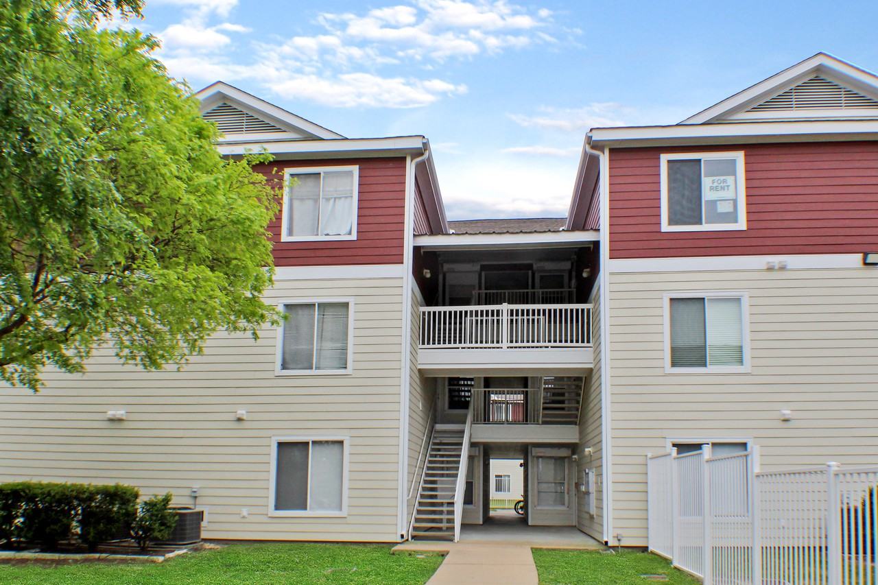 102 Southwest Parkway Apartments 527 Southwest Parkway 102, College