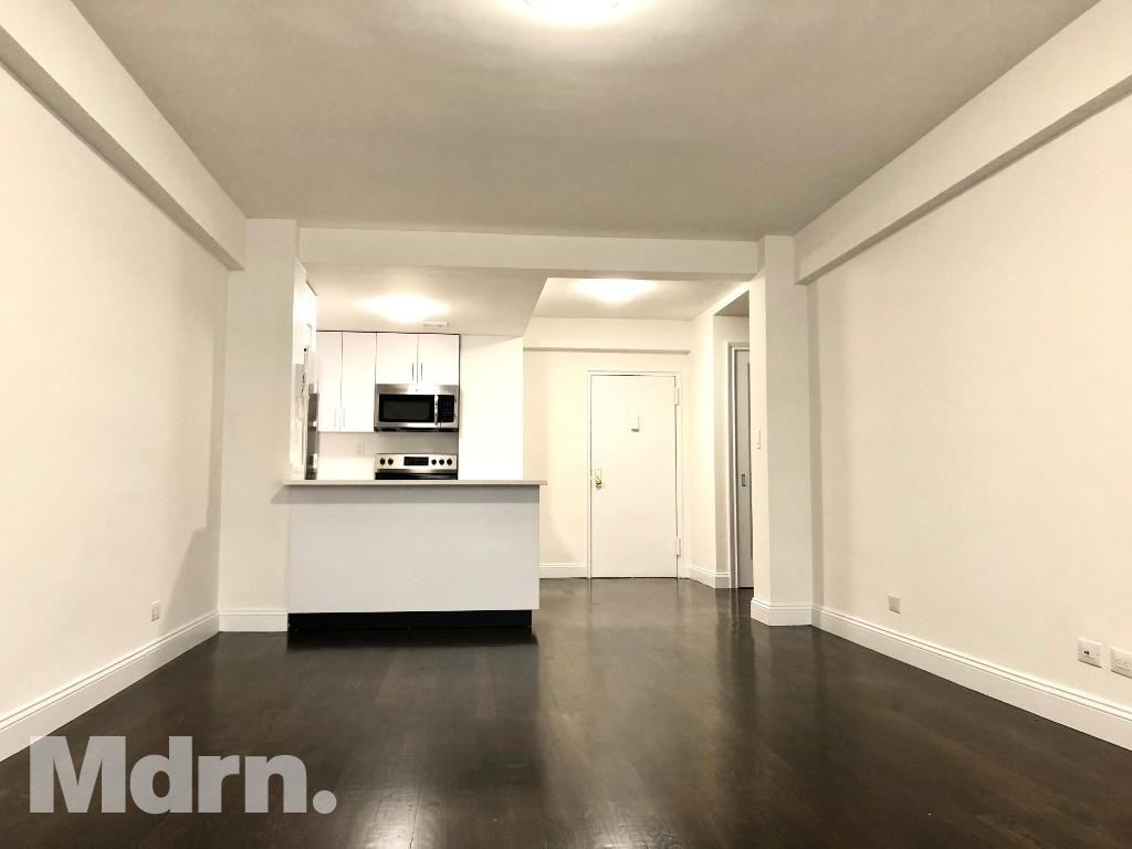 E 69th St #7E - Photo 2 of 5