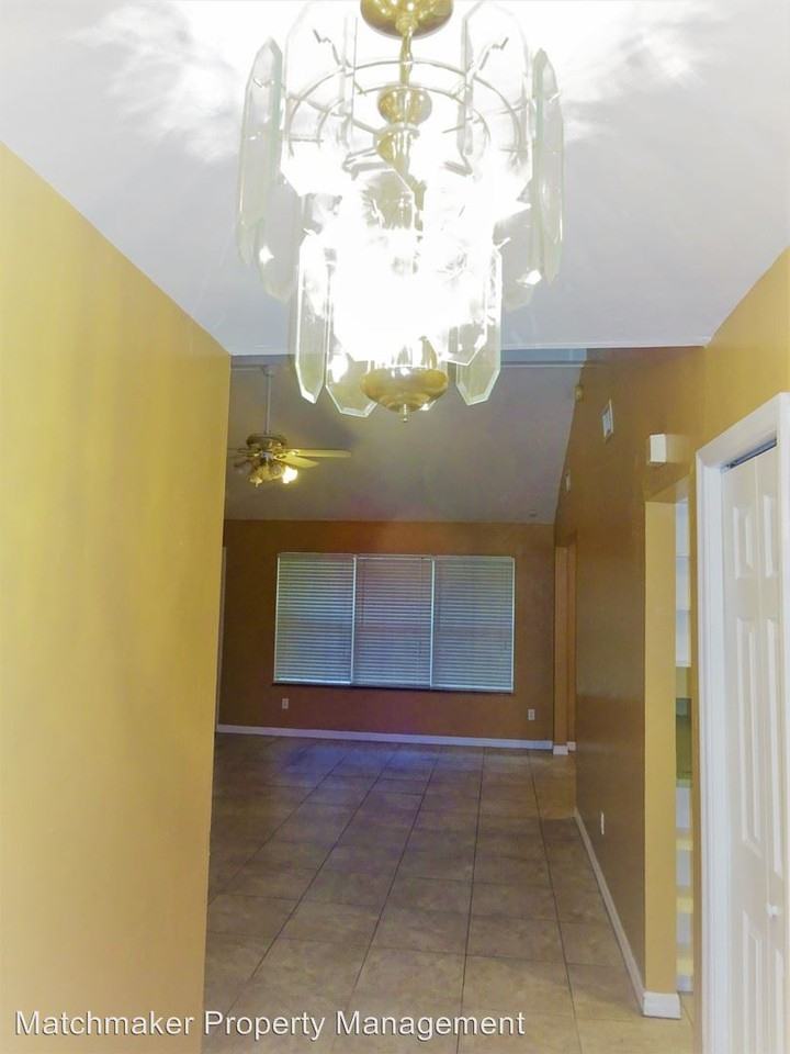 305 Nw 28th St. - Photo 2 of 20