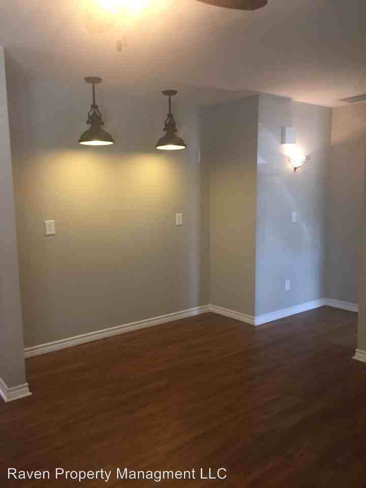 310 Hidden Oaks - Photo 2 of 7