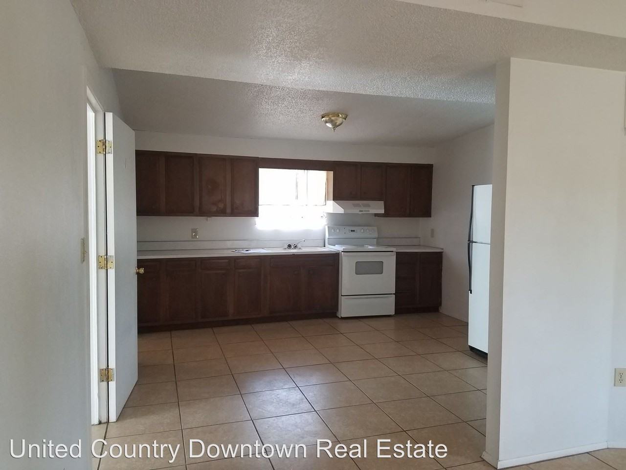 1401 Suncrest Drive - Photo 2 of 12