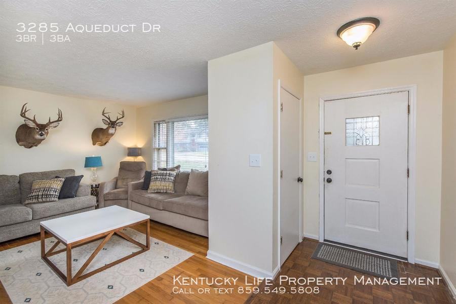 3285 Aqueduct Dr - Photo 3 of 23