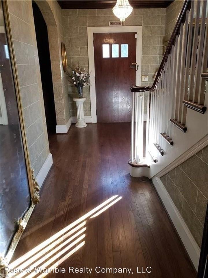 7410 Muirfield Rd - Photo 2 of 17