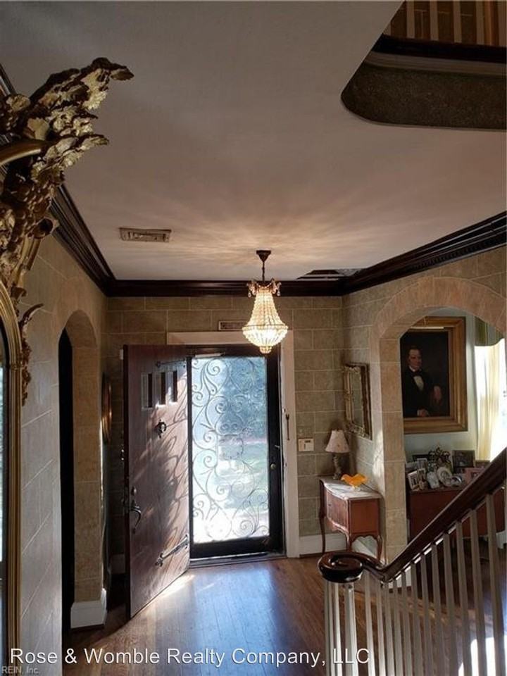 7410 Muirfield Rd - Photo 3 of 17