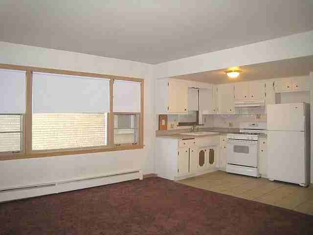 8228 W Walsh Ln #1R - Photo 2 of 8