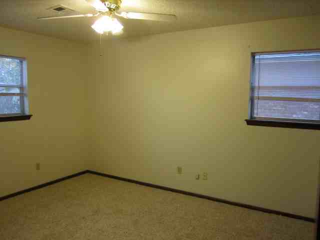7520 Northwest 28th Street - Photo 7 of 14