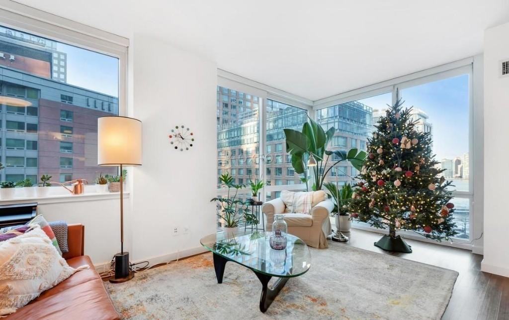 300 North End Avenue #9A