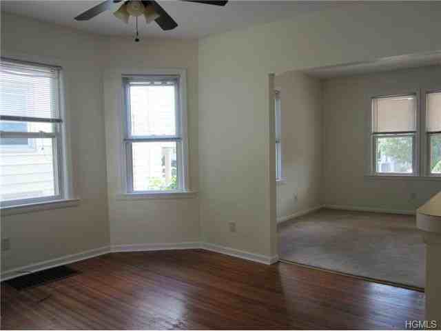 30 Howard Pkwy - Photo 2 of 14