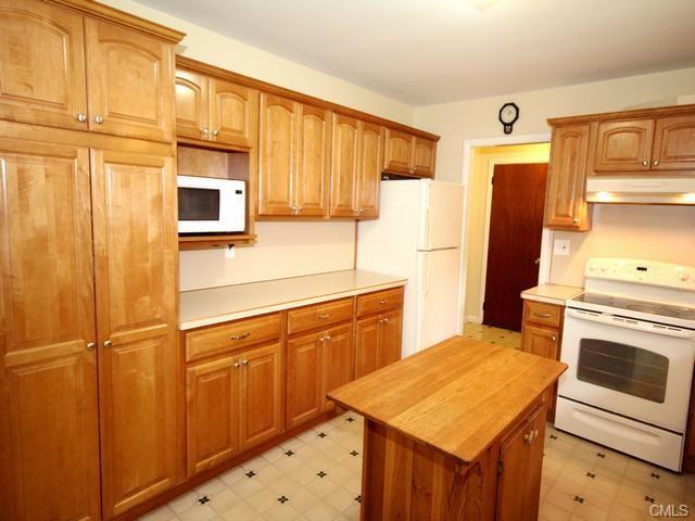 16 Rocky Rd - Photo 3 of 25