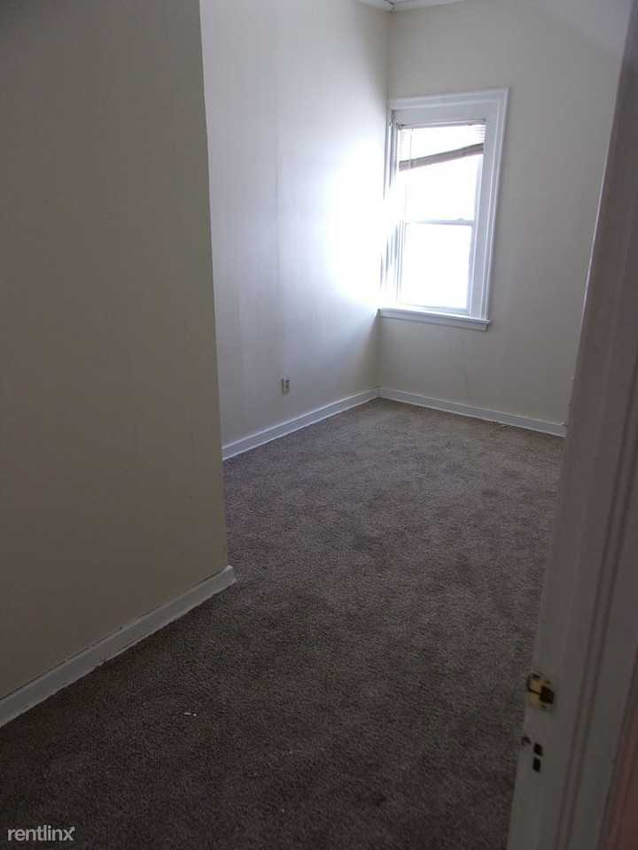 120 Squires Ave - Photo 2 of 10