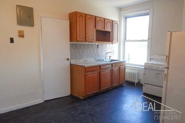 1580 Pacific St 4F - Photo 3 of 8